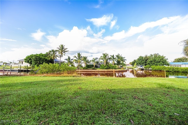 view of yard featuring a water view