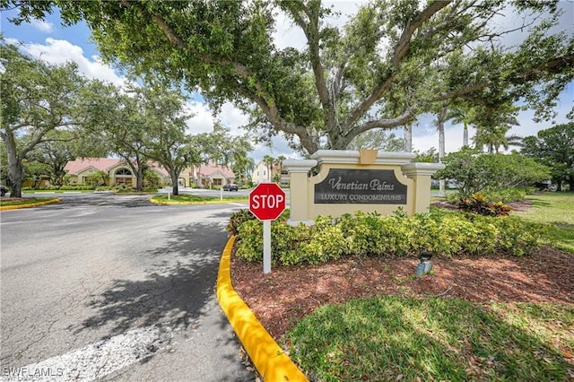 view of community / neighborhood sign