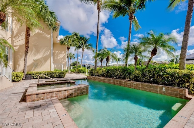 view of swimming pool