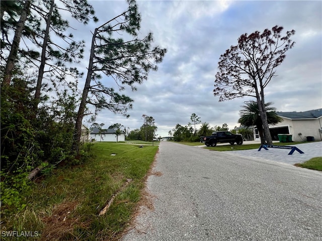 Listing photo 2 for 5480 Brussels Ter, Port Charlotte FL 33981