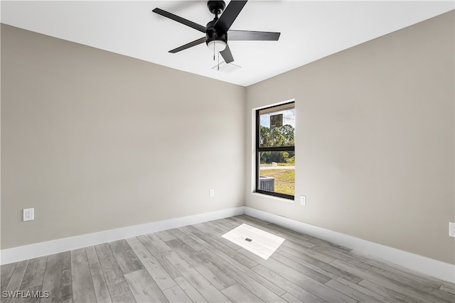 unfurnished room featuring light wood-type flooring and ceiling fan