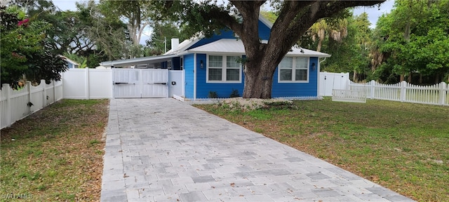 view of front of house with a front yard