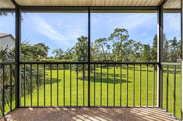 unfurnished sunroom with a healthy amount of sunlight