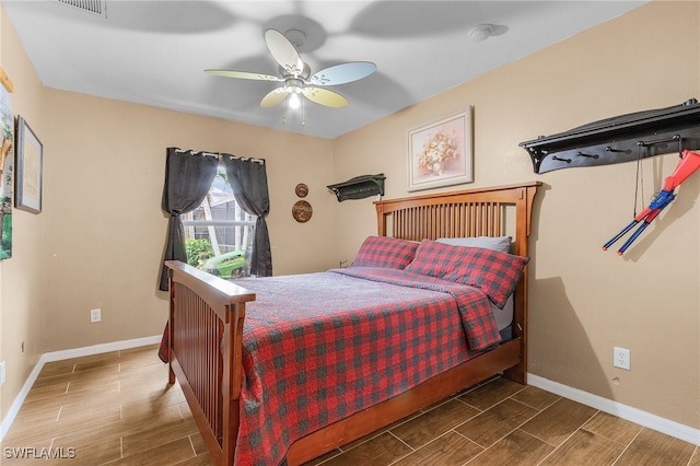 bedroom with ceiling fan