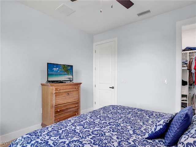 bedroom with ceiling fan