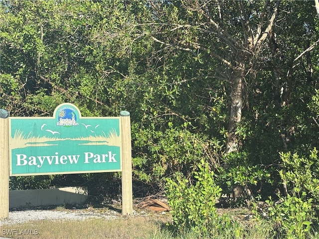 view of community / neighborhood sign