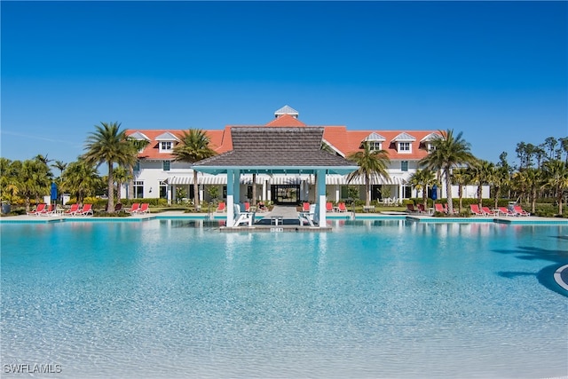 view of swimming pool