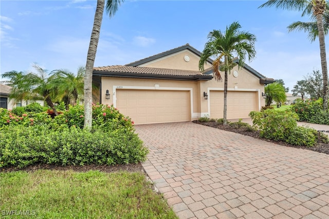 view of front of house featuring a garage