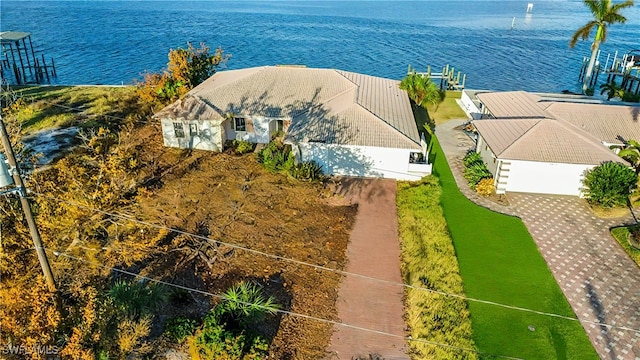 bird's eye view featuring a water view