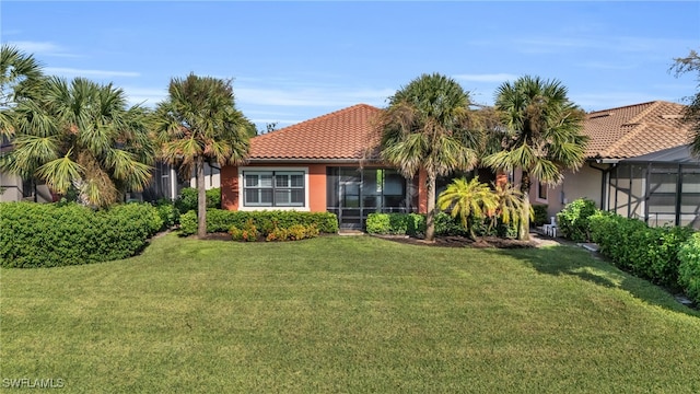 view of front facade with a front yard