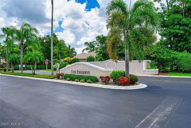 view of community / neighborhood sign