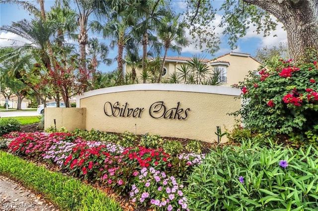 view of community / neighborhood sign