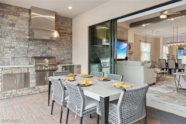 dining room with ceiling fan