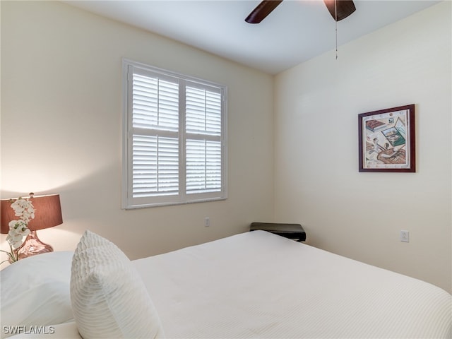 bedroom featuring ceiling fan