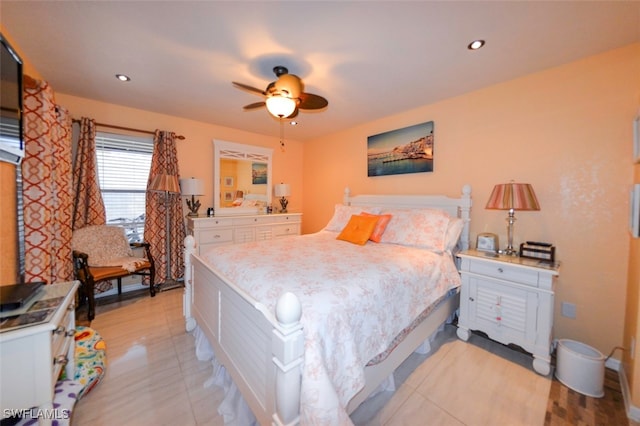 bedroom with ceiling fan