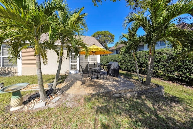 view of yard with a patio