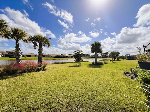 view of yard featuring a water view