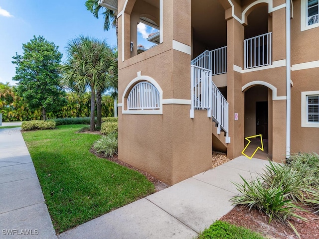 exterior space featuring a yard