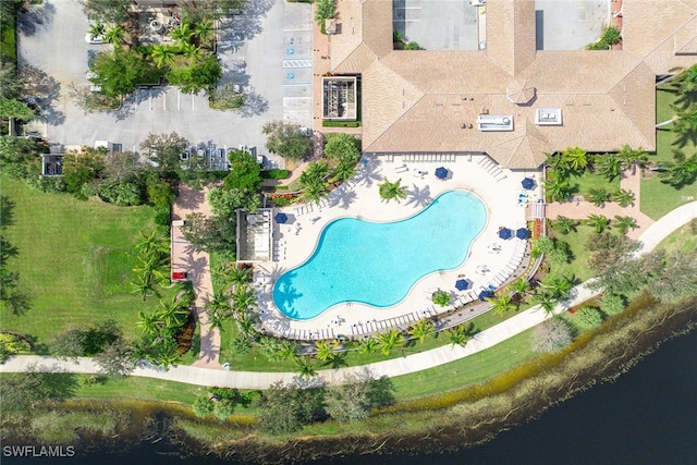 bird's eye view featuring a water view