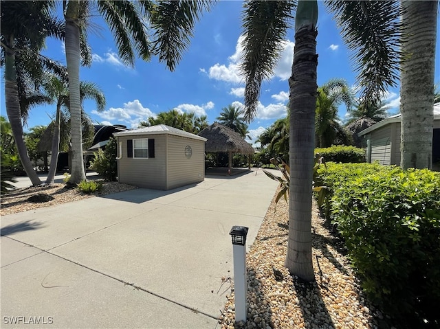 Listing photo 3 for 10212 Yellowtop Trl, Fort Myers FL 33905