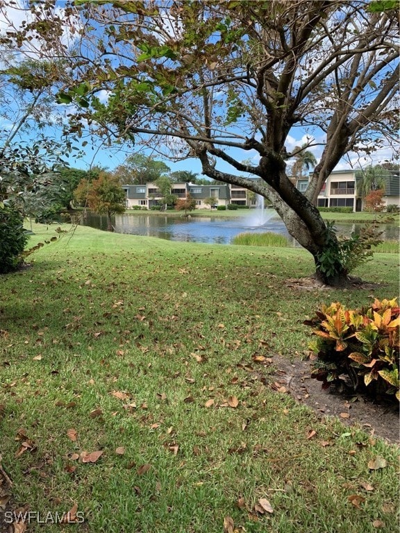 view of yard featuring a water view