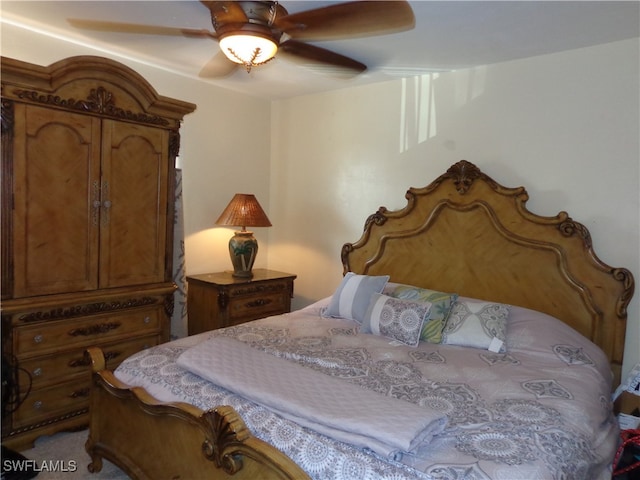 bedroom featuring ceiling fan