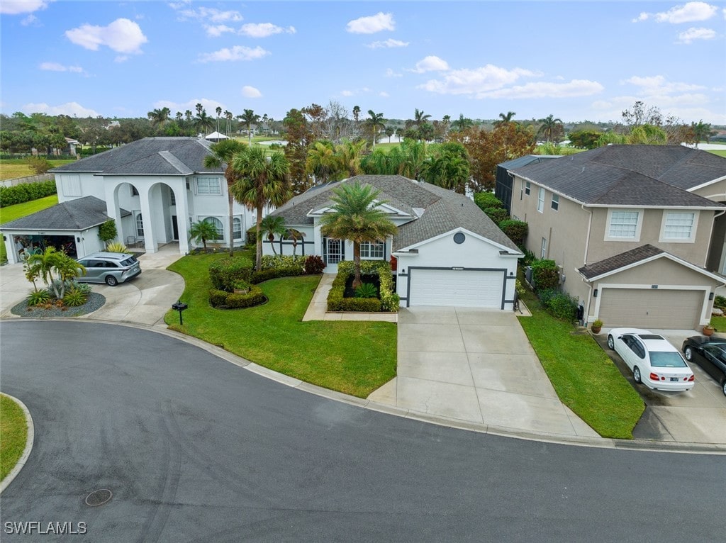 view of front of house featuring a front yard