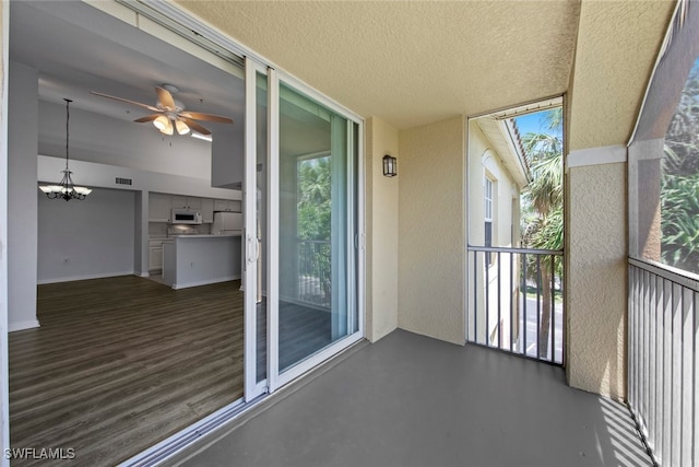 balcony featuring ceiling fan