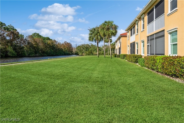 view of yard featuring a water view