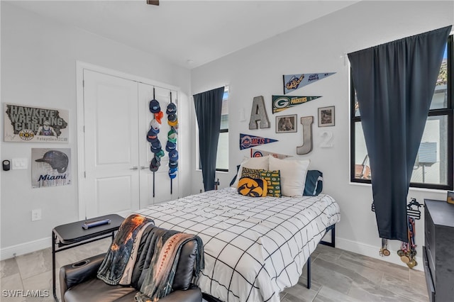 bedroom with a closet