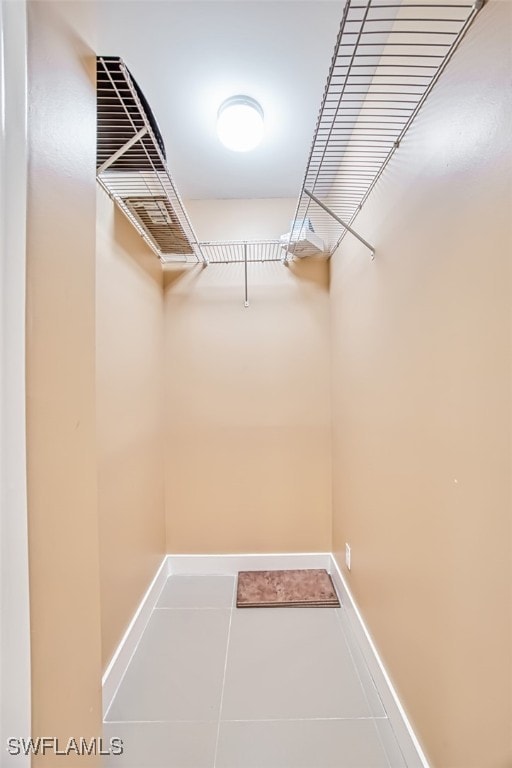 walk in closet featuring tile patterned floors