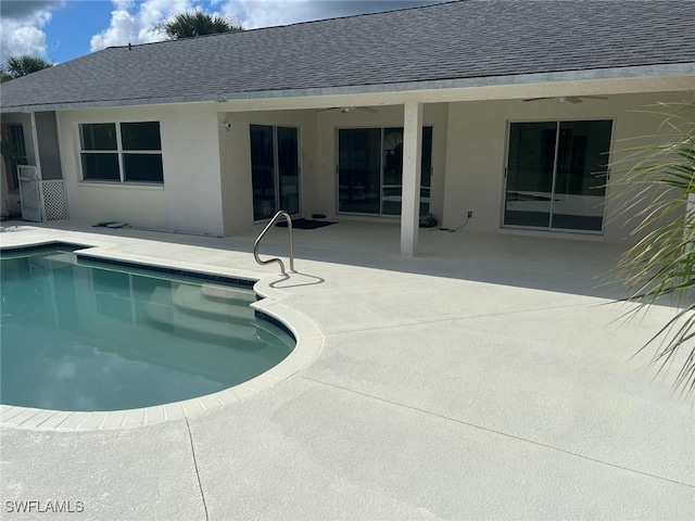 view of swimming pool featuring a patio