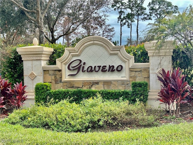 view of community / neighborhood sign