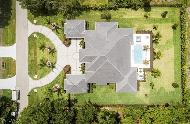 137 Tupelo Rd, Naples, FL 34108 - bird's eye view of a pool