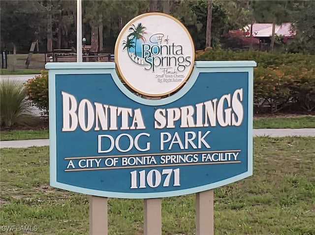 view of community / neighborhood sign