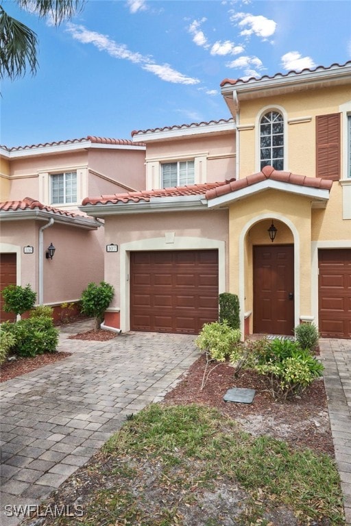 view of front of house with a garage