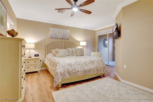 bedroom with access to outside, light hardwood / wood-style flooring, ceiling fan, and crown molding