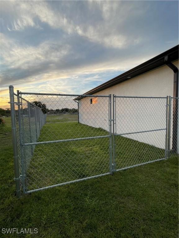 exterior space featuring a yard