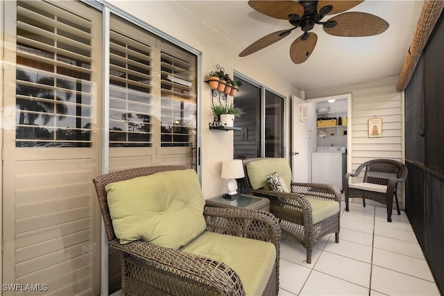 view of patio featuring washer / clothes dryer and ceiling fan