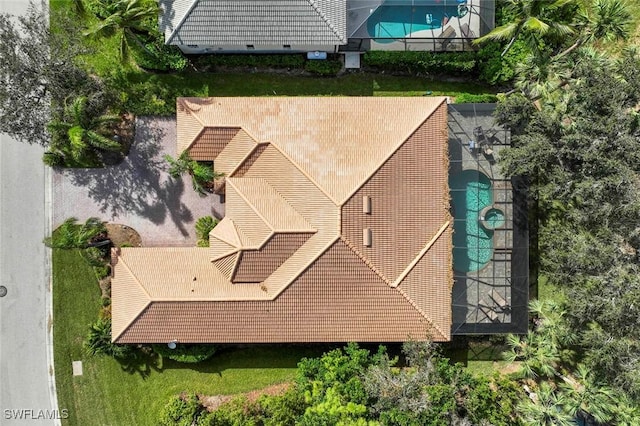 8921 Crown Colony Blvd, Fort Myers, FL 33908 - view from above of property featuring a pool area