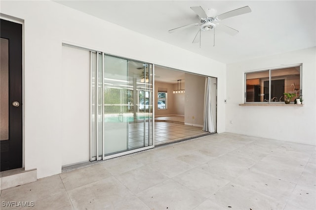 empty room with ceiling fan