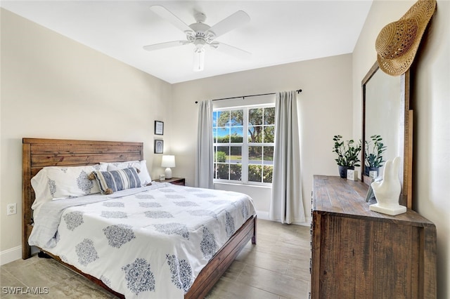 bedroom featuring ceiling fan