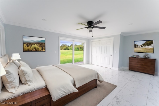 bedroom featuring ceiling fan, ornamental molding, and a closet