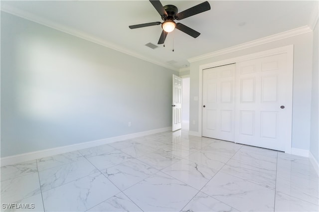 unfurnished bedroom with ceiling fan, ornamental molding, and a closet