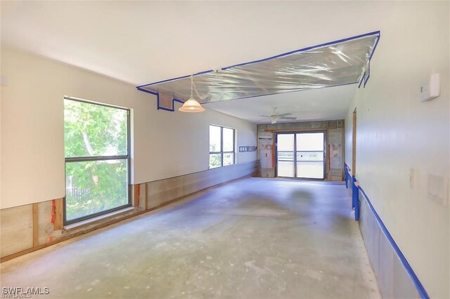 garage featuring ceiling fan