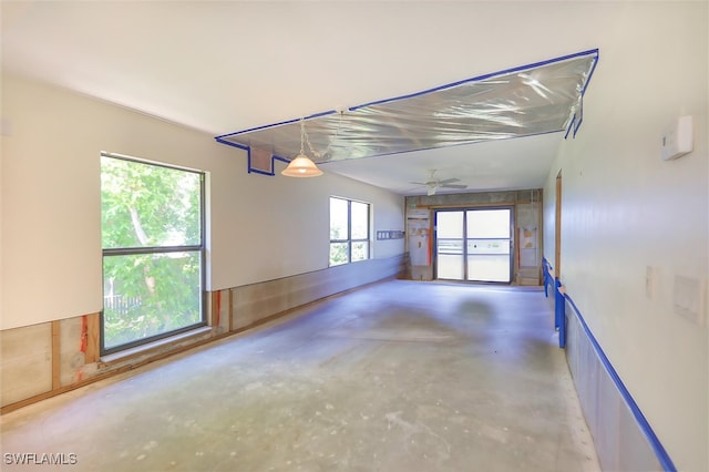 garage featuring ceiling fan