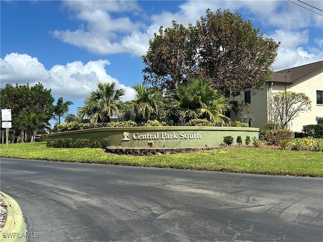 view of community / neighborhood sign