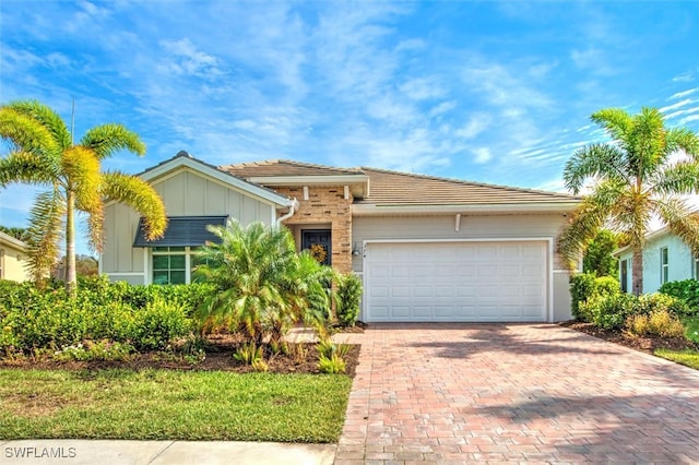 view of front of house featuring a garage