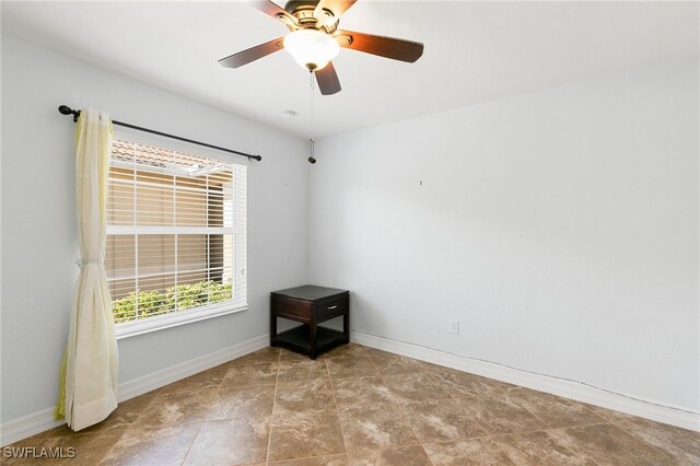 empty room with ceiling fan