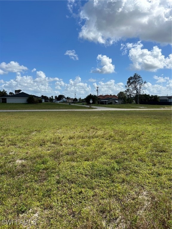 Listing photo 2 for 1400 NE 19th Pl, Cape Coral FL 33909